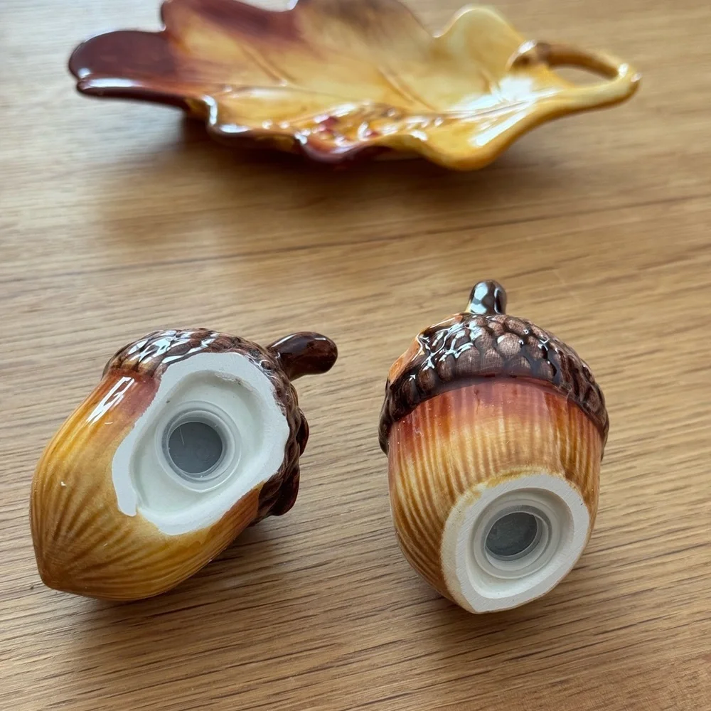 Fitz & Floyd Harvest Acorn Salt & Pepper w/ Leaf Tray